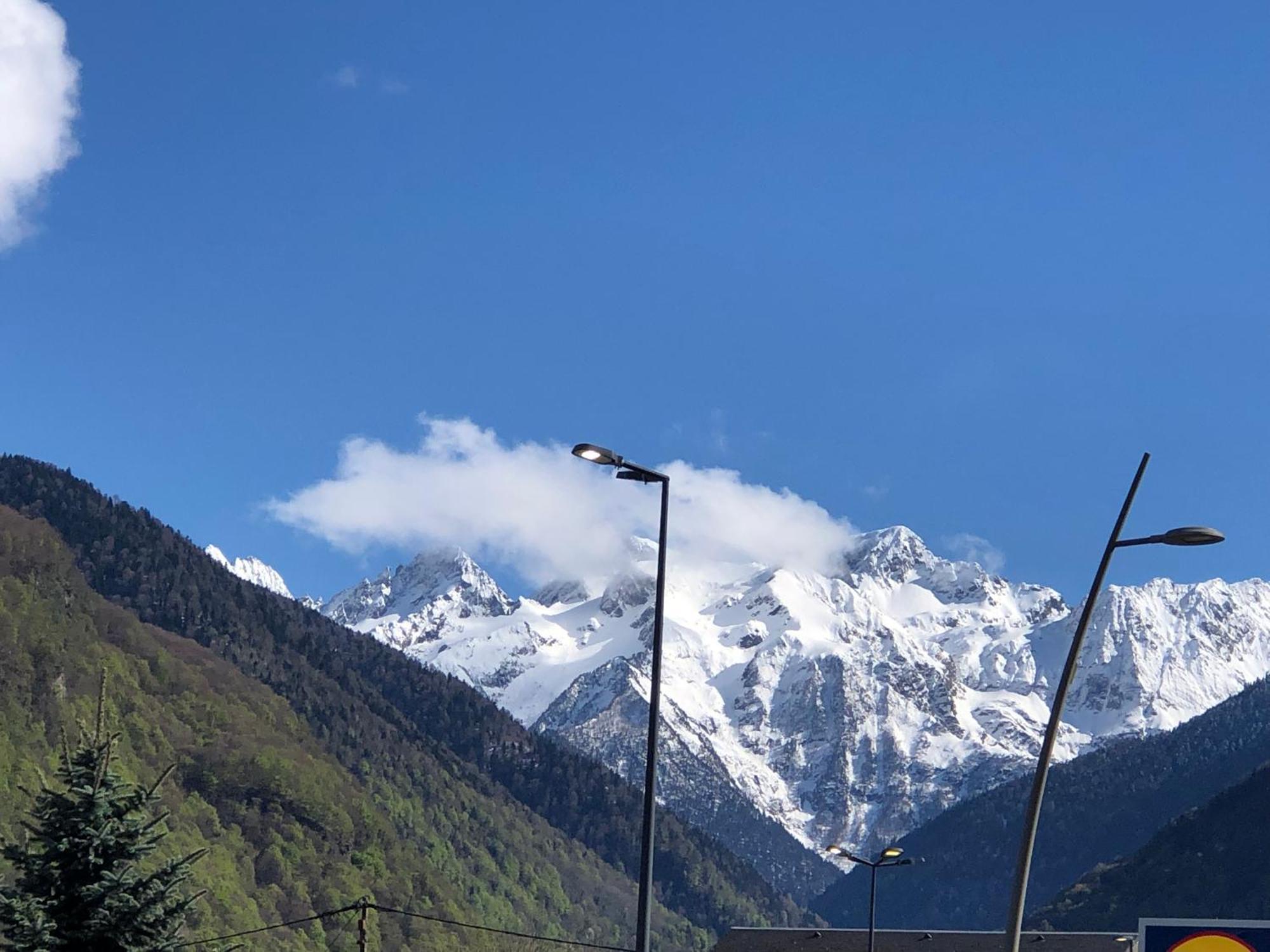 Appart T 3 Bagneres-De-Luchon Vue Montagne - Piscine Mi Juin Екстериор снимка